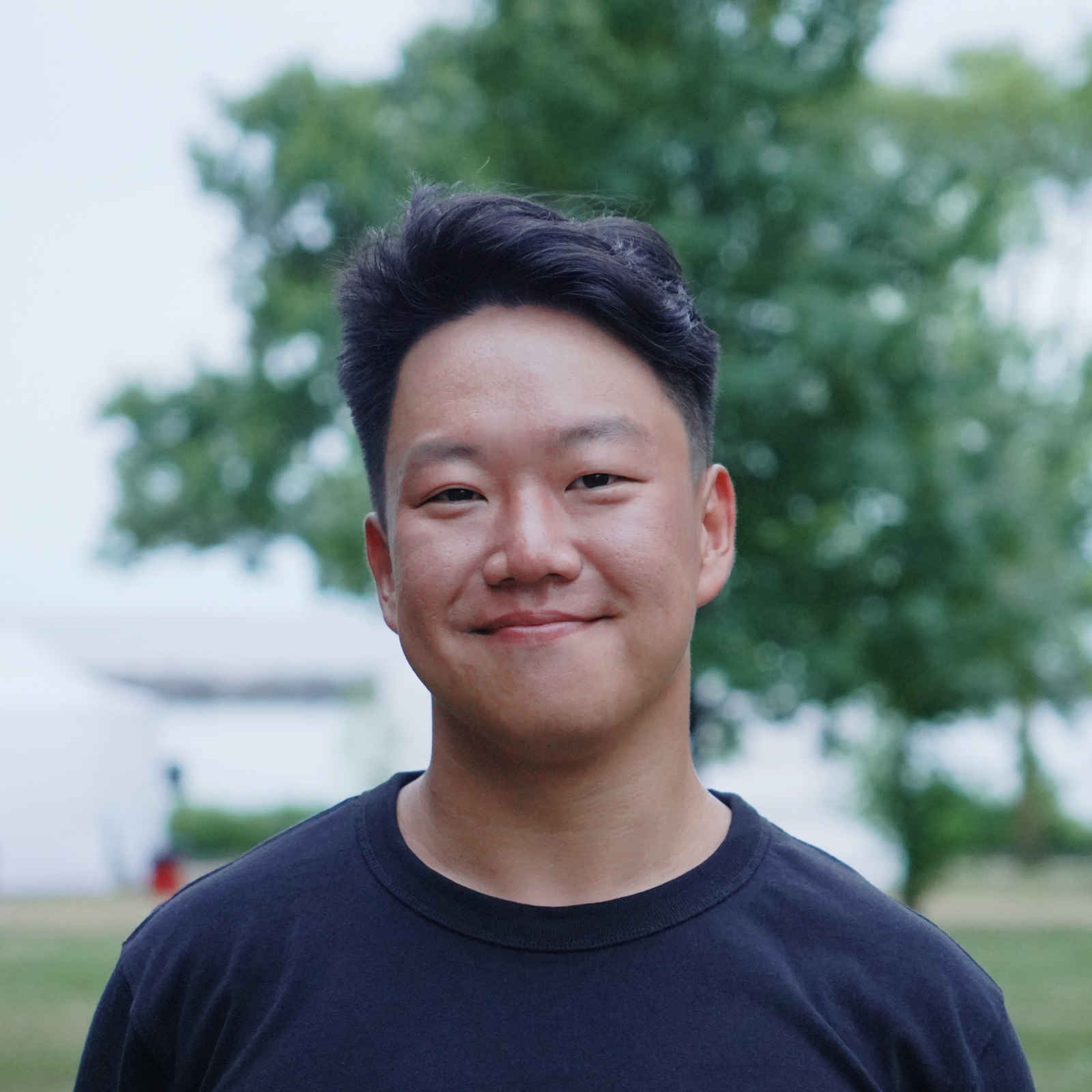 Portrait of Gavin Chen.